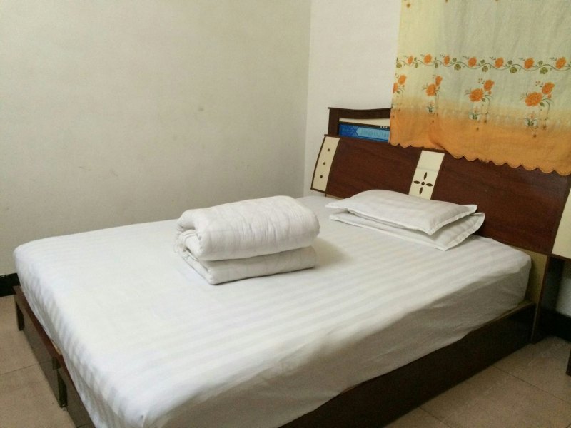 hotelPic