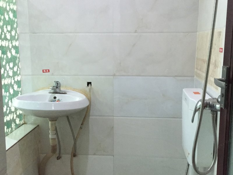hotelPic