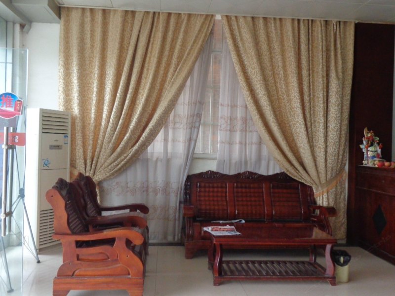 hotelPic