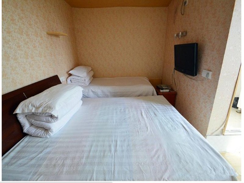 hotelPic