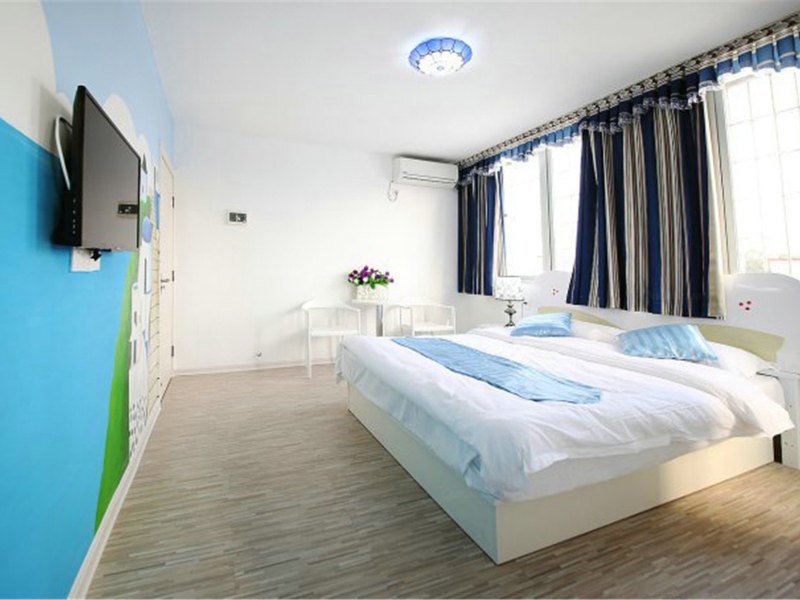 hotelPic