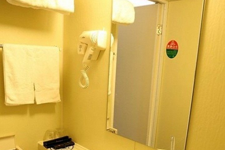 hotelPic