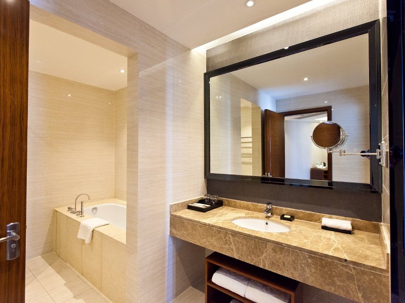 hotelPic