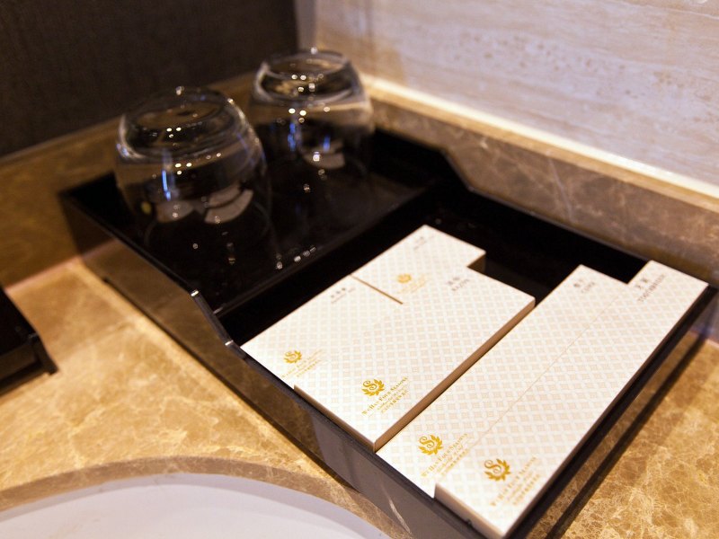 hotelPic