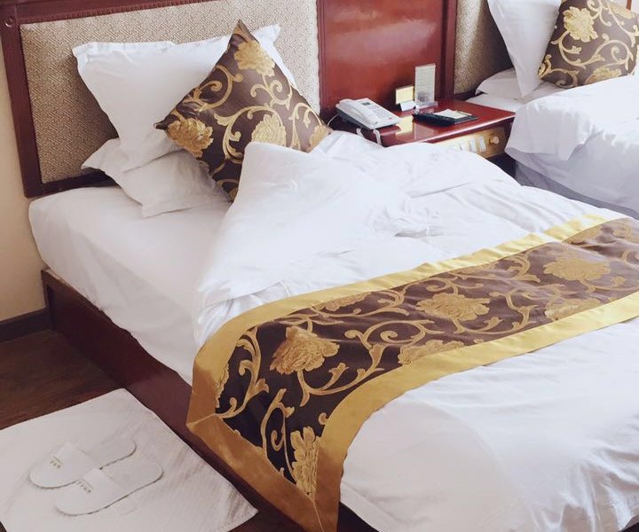 hotelPic