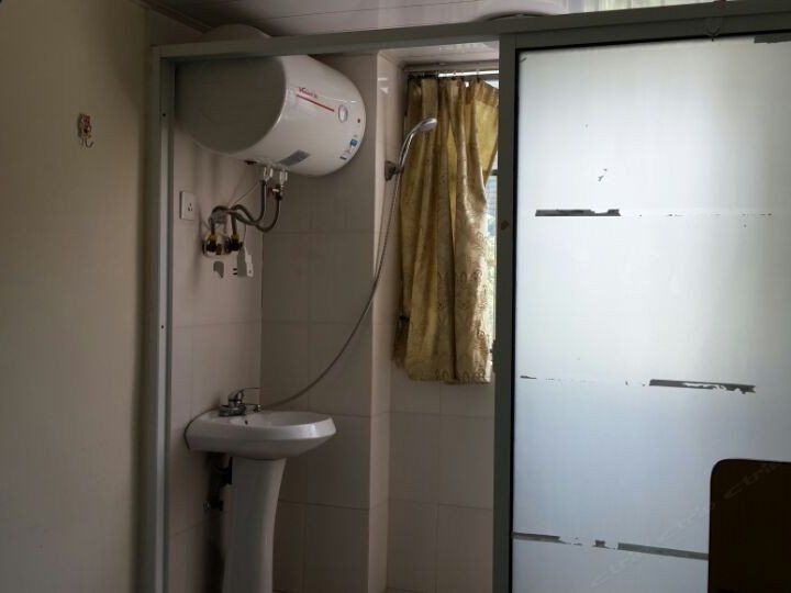 hotelPic