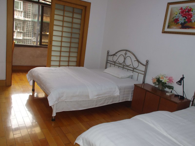 hotelPic