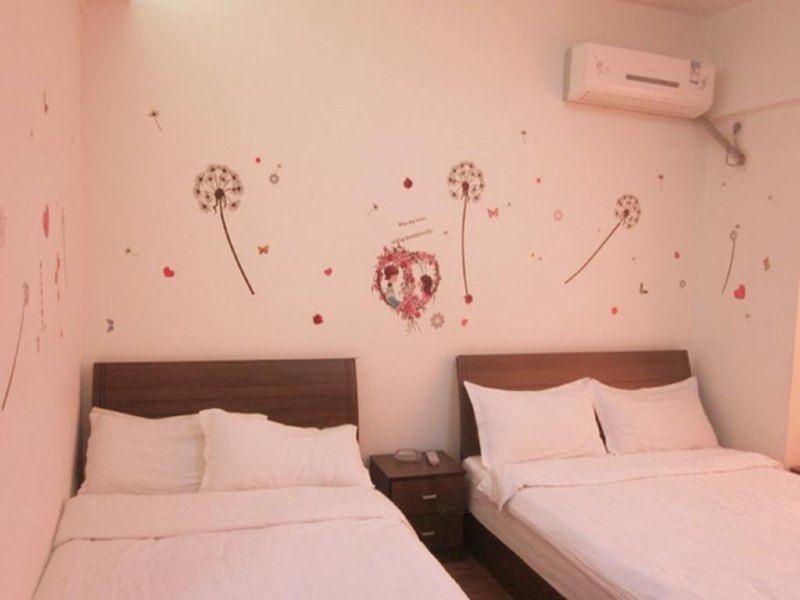 hotelPic