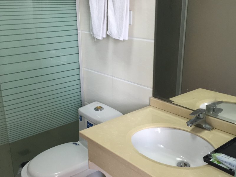hotelPic