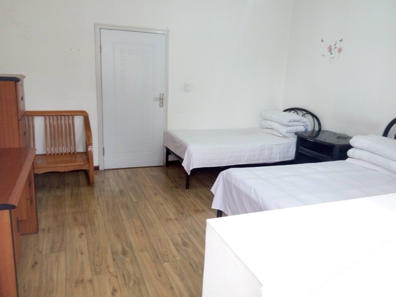 hotelPic