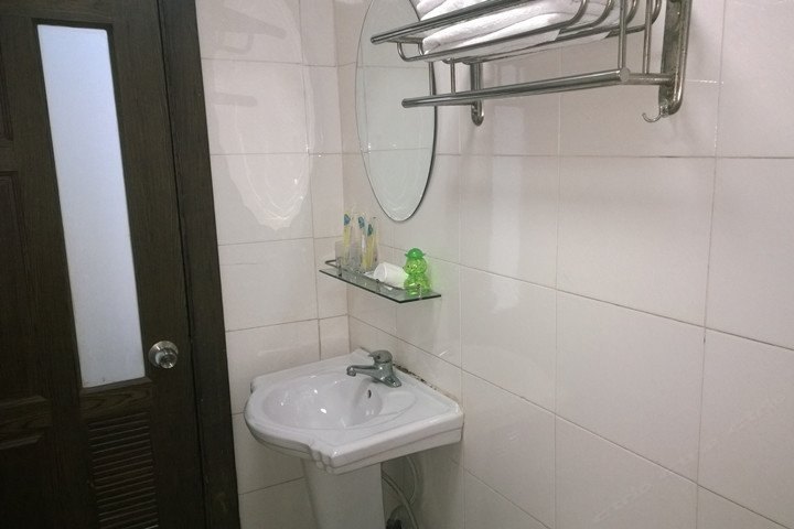 hotelPic