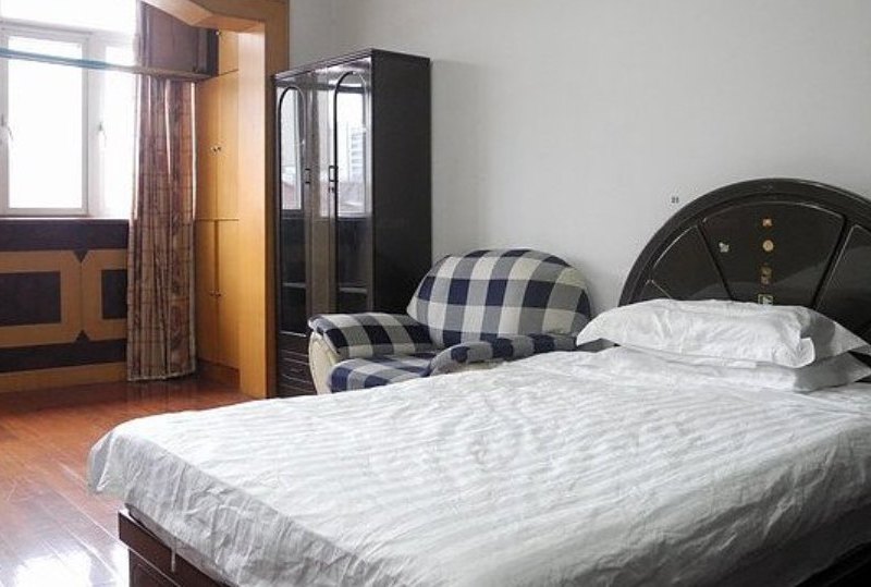 hotelPic
