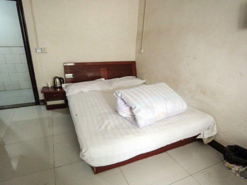hotelPic