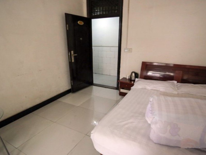 hotelPic