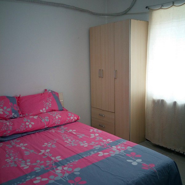 hotelPic