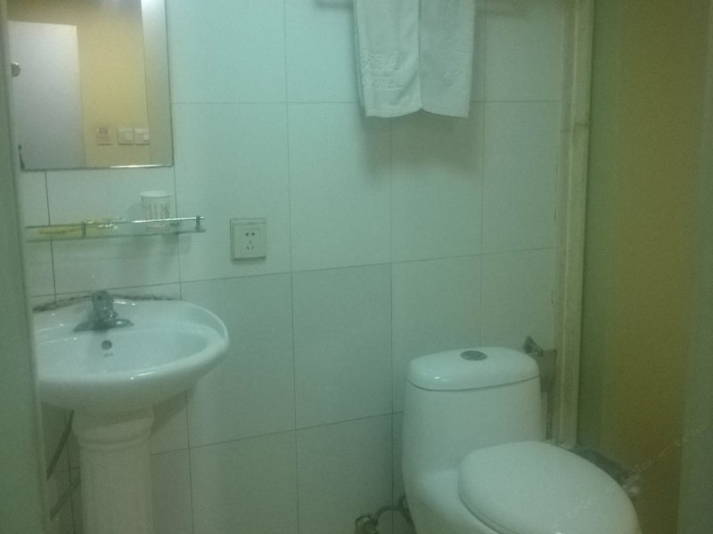 hotelPic