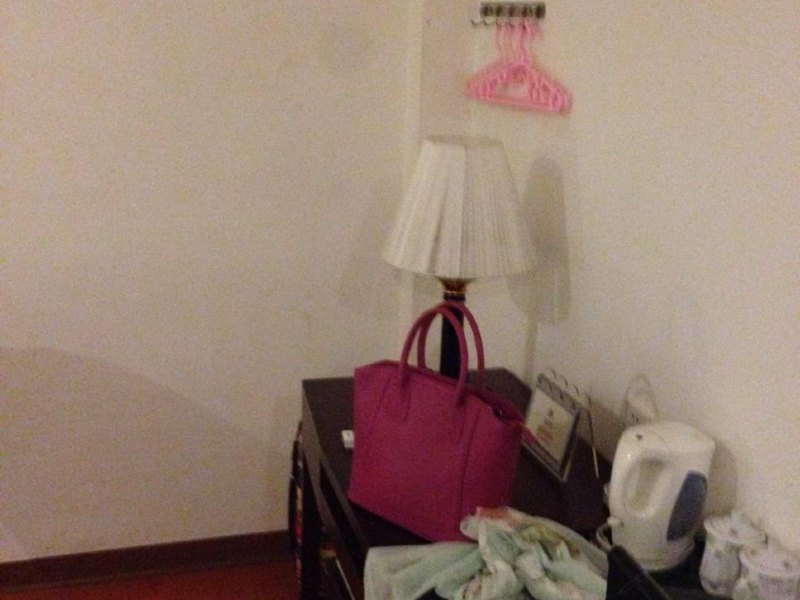 hotelPic
