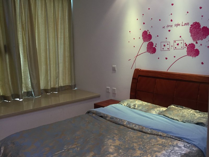 hotelPic