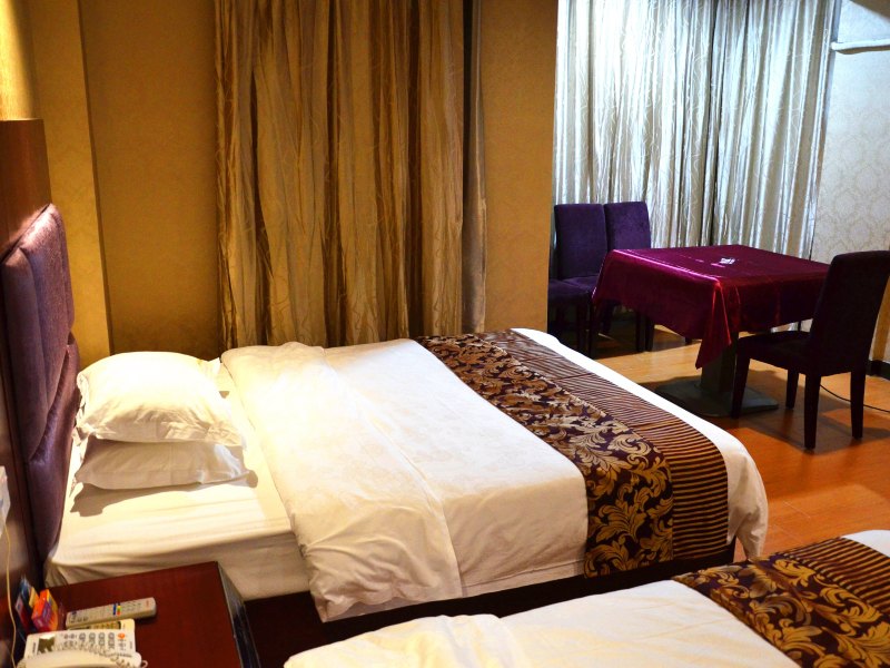 hotelPic