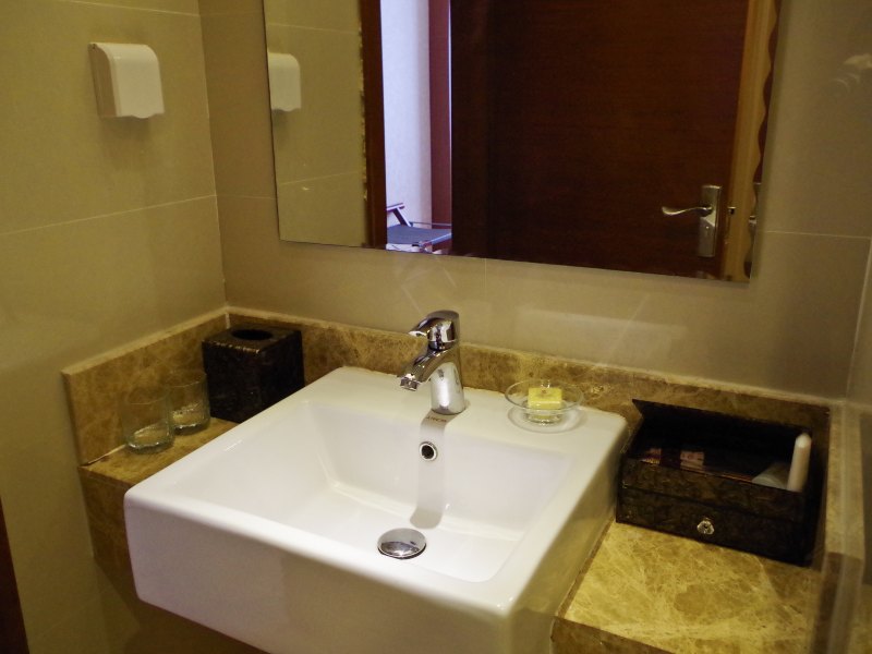 hotelPic