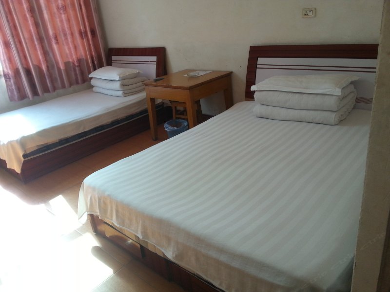 hotelPic