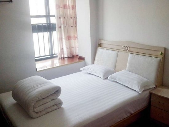 hotelPic