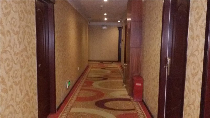 hotelPic
