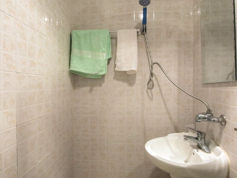 hotelPic