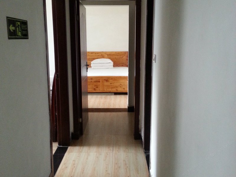 hotelPic