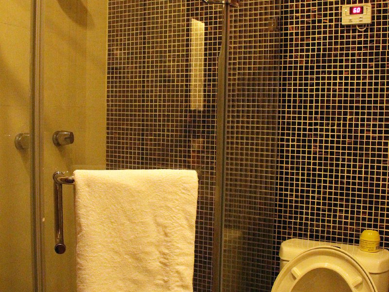 hotelPic