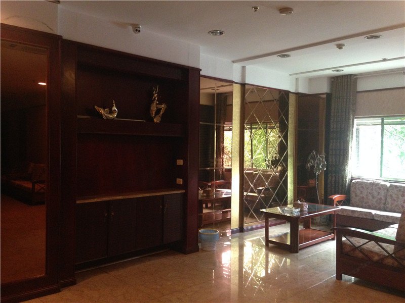 hotelPic