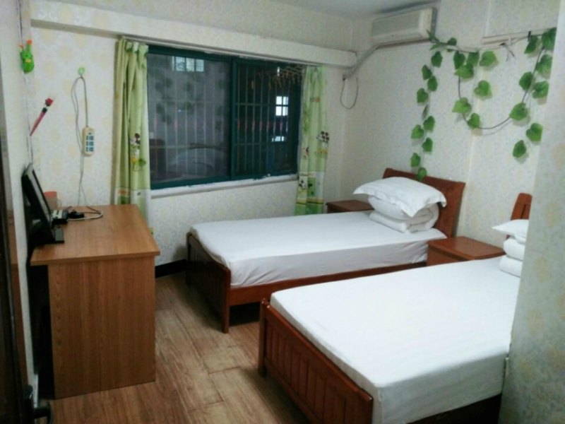 hotelPic