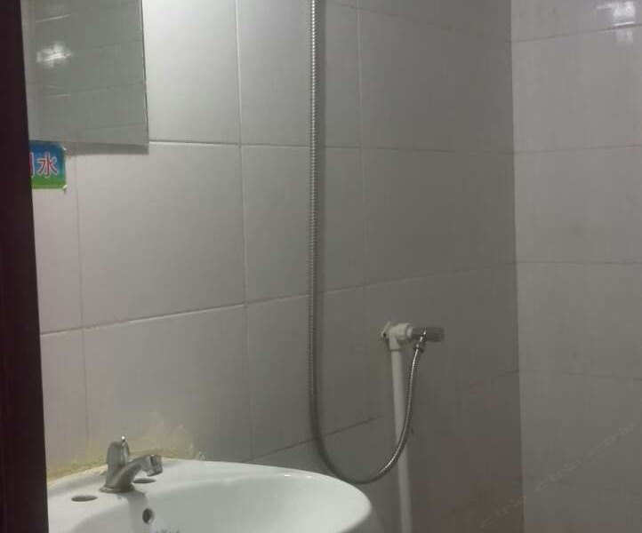 hotelPic