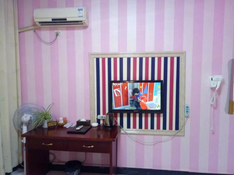 hotelPic