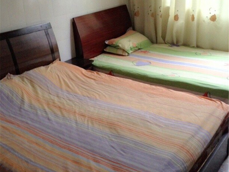 hotelPic