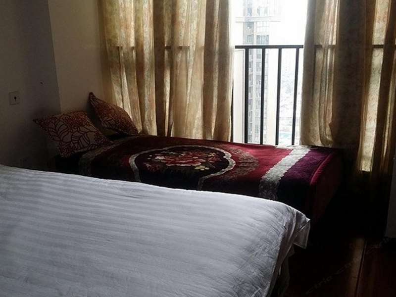 hotelPic