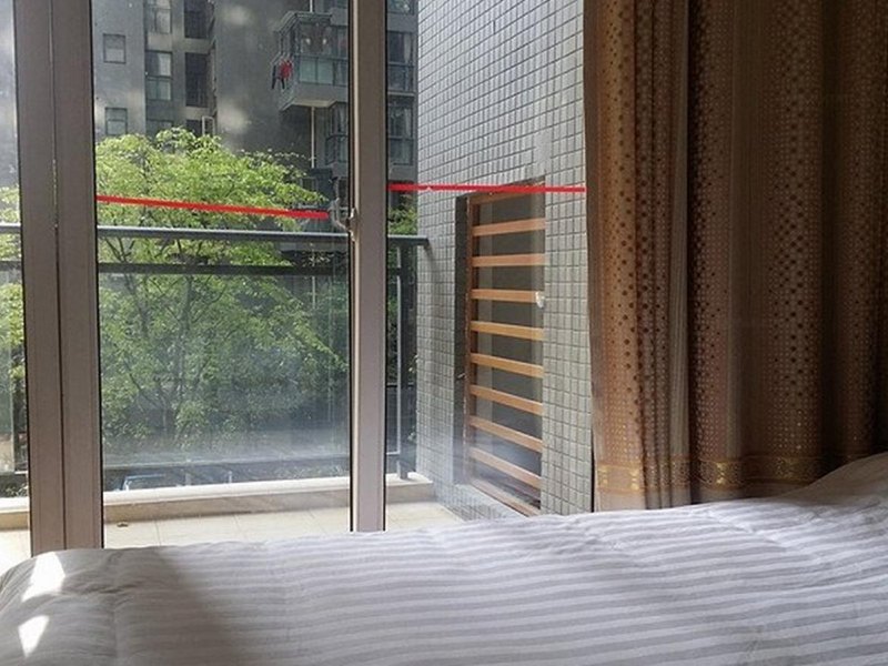 hotelPic