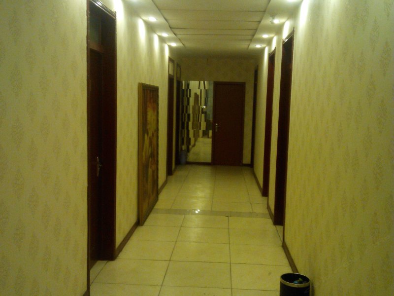 hotelPic