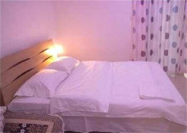 hotelPic