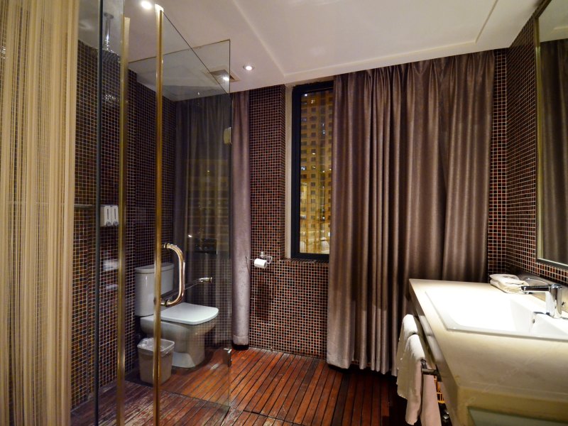 hotelPic