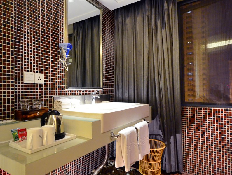 hotelPic