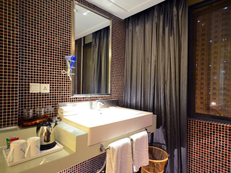 hotelPic
