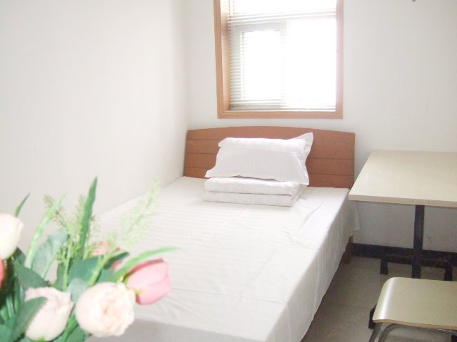 hotelPic