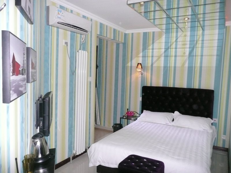 hotelPic