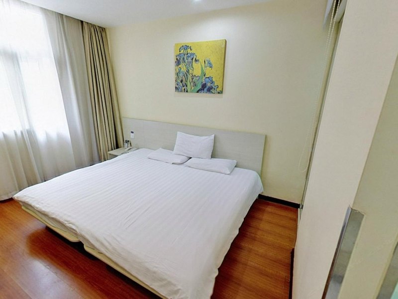 hotelPic