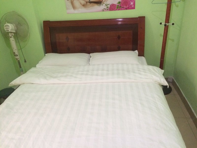 hotelPic