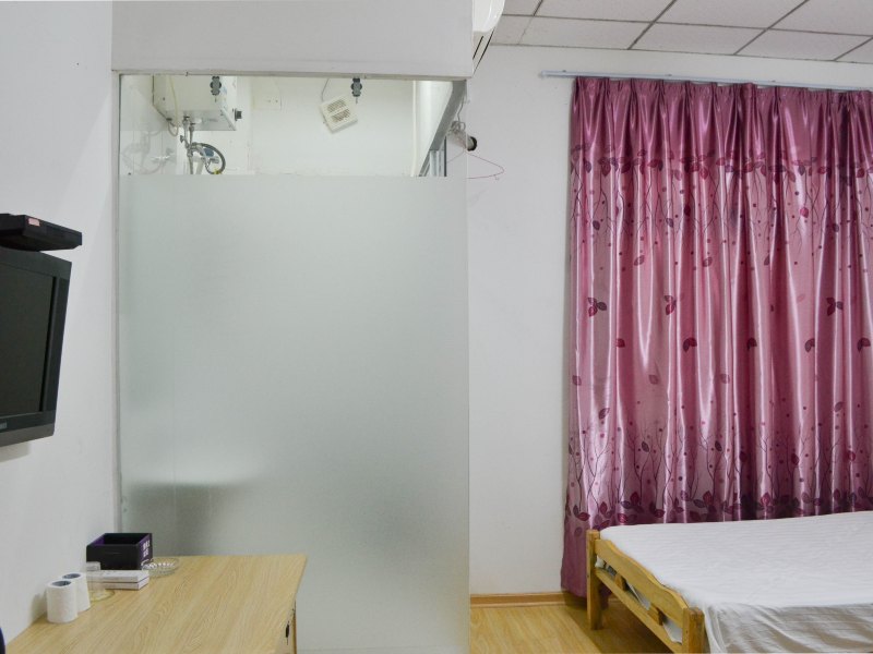 hotelPic