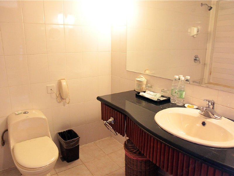hotelPic