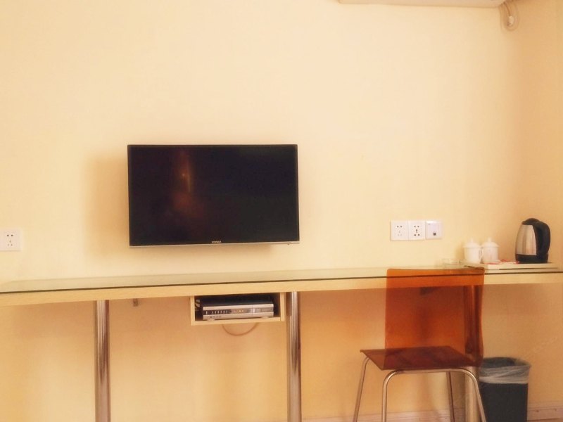 hotelPic