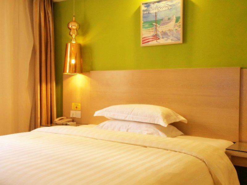hotelPic